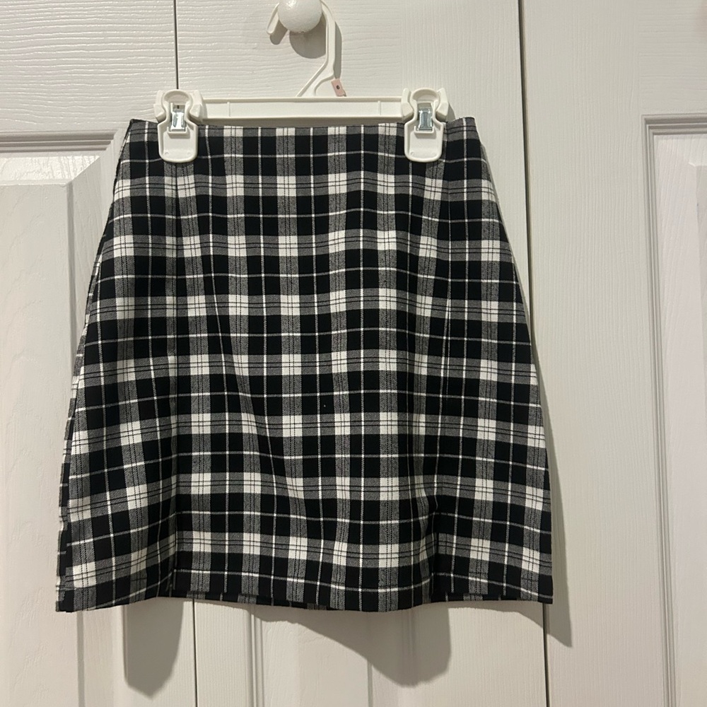 Brandy Melville Black and White A-Line Mini Skirt